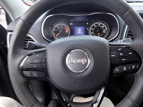 Used 2023 Jeep Cherokee Altitude Lux image 18