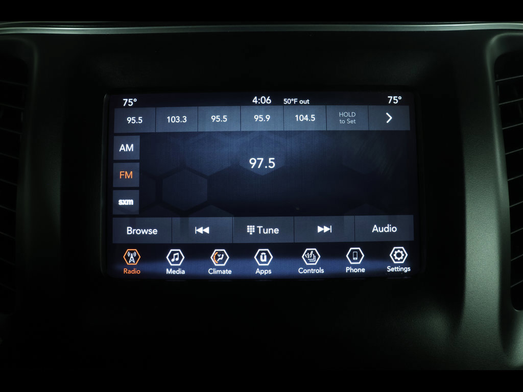 Used 2019 Jeep Cherokee Latitude Plus w/ Comfort/Convenience Group AWD/4WD image 20