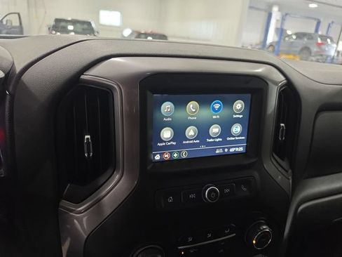 Used 2019 Chevrolet Silverado 1500 Custom Trail Boss w/ Custom Convenience Package AWD/4WD image 13
