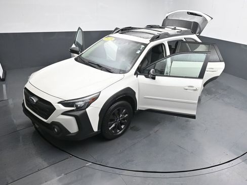 Used 2025 Subaru Outback Onyx Edition XT image 33