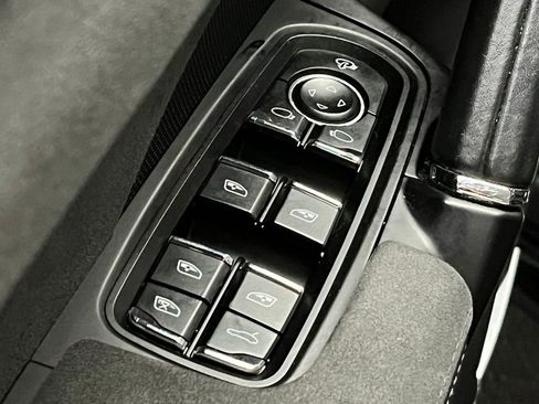 Used 2016 Porsche Cayenne GTS AWD/4WD image 19