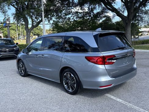Used 2022 Honda Odyssey Elite image 5