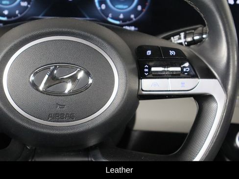 Used 2023 Hyundai Elantra Limited image 10