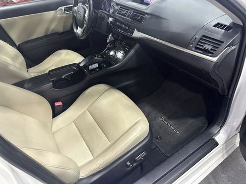 Used 2013 Lexus CT 200h w/ Premium Pkg w/Navigation image 36