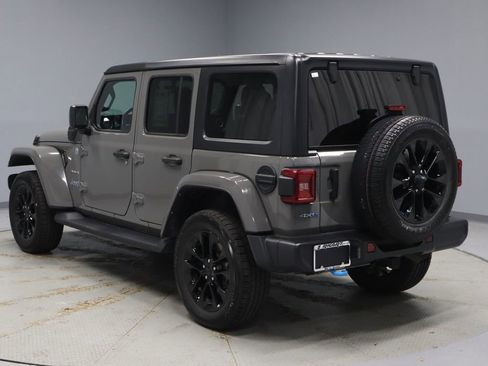 Used 2023 Jeep Wrangler Unlimited Sahara image 9