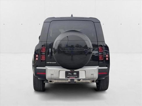 Used 2025 Land Rover Defender 130 S image 8