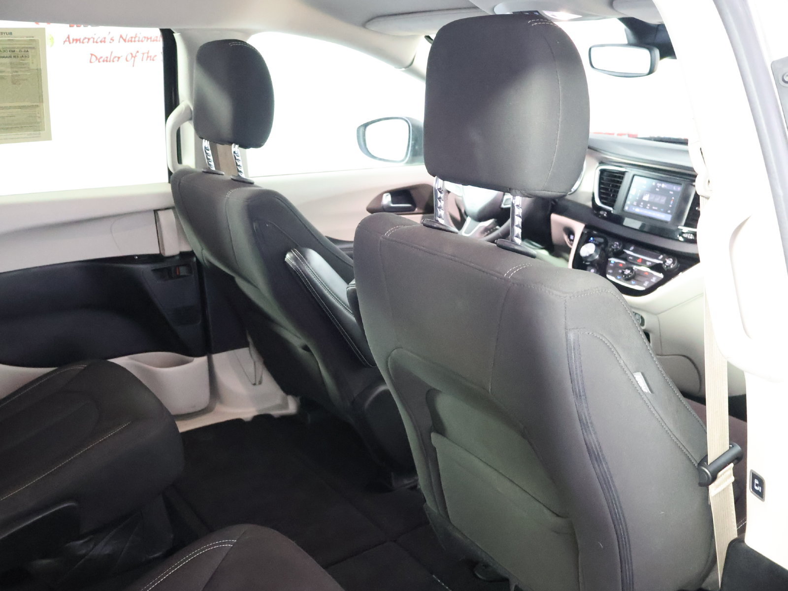 Used 2023 Chrysler Voyager LX FWD image 35
