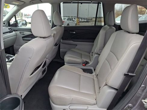 Certified 2021 Honda Pilot Touring image 24