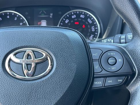 Used 2019 Toyota RAV4 XLE w/ Carpet Mat Package AWD/4WD image 20