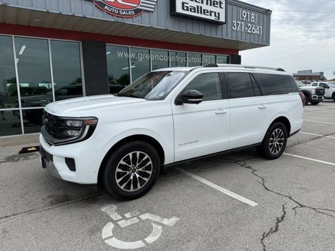 Used 2025 Ford Expedition Max Platinum AWD/4WD image 1