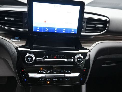 Used 2023 Ford Explorer Limited AWD/4WD image 16