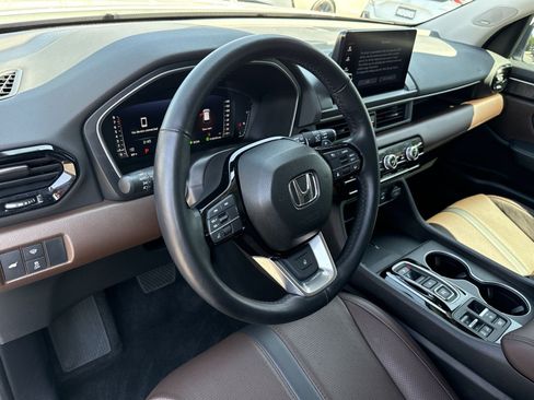Used 2023 Honda Pilot Elite image 16