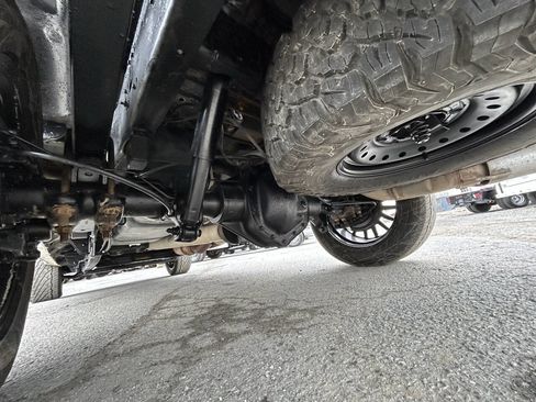 Used 2007 GMC Sierra 2500 SLE w/ Z71 Off-Road Package image 28