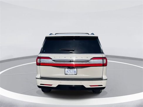 Used 2021 Lincoln Navigator Reserve image 5