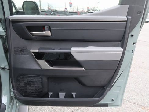 Used 2025 Toyota Tundra Limited image 34