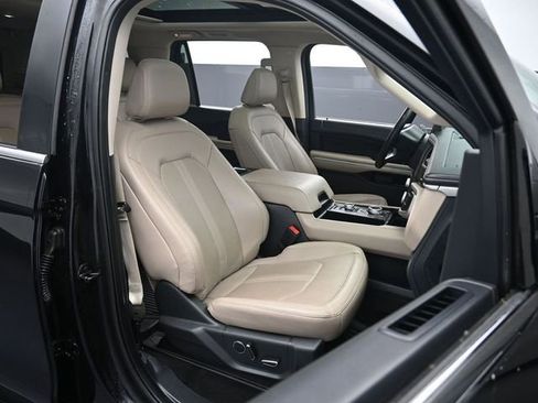 Used 2023 Ford Expedition Max Limited image 29