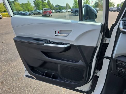 Certified 2025 Toyota Sienna XSE AWD/4WD image 30