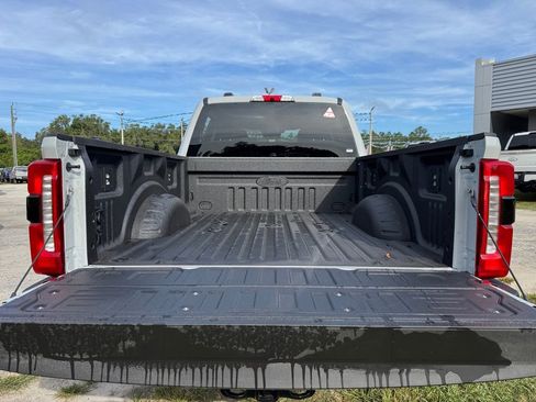 New 2026 Ford F250 Lariat w/ Black Appearance Package image 19