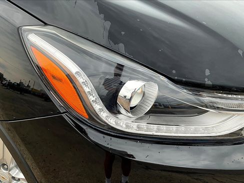 Used 2019 Chevrolet Trax LT w/ LT Convenience Package image 26