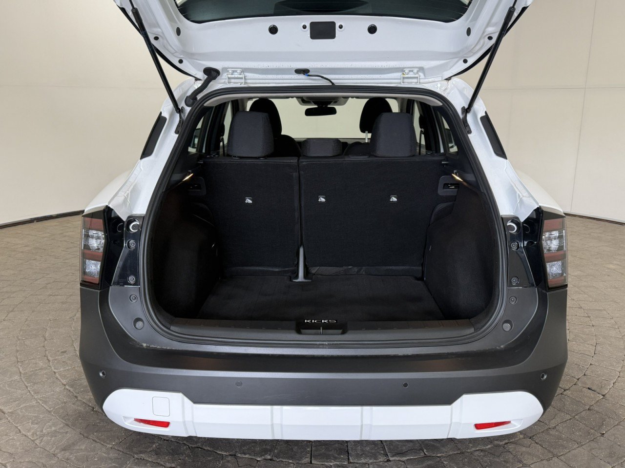 Used 2026 Nissan Kicks S FWD image 7
