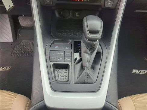 Used 2024 Toyota RAV4 LE AWD/4WD image 16
