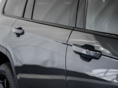 New 2025 Jeep Grand Cherokee L Limited w/ Luxury Tech Group II image 17