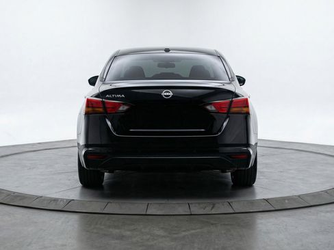 Used 2025 Nissan Altima 2.5 SV FWD image 7