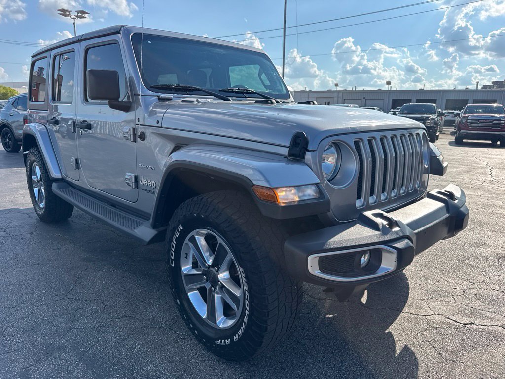 Used 2019 Jeep Wrangler Unlimited Sahara AWD/4WD image 3
