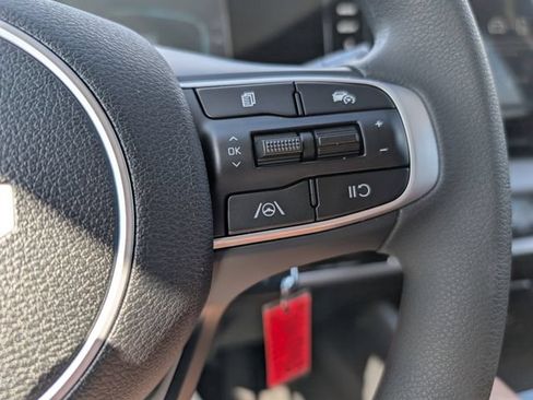 Used 2025 Kia Sportage LX FWD image 19