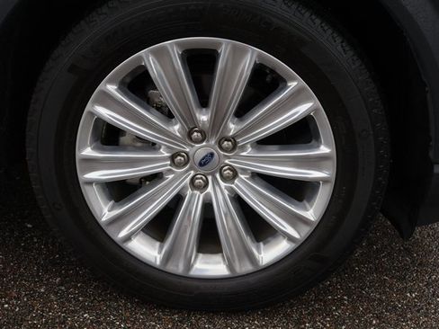 Used 2023 Ford Explorer Limited w/ Limited Technology Package image 10