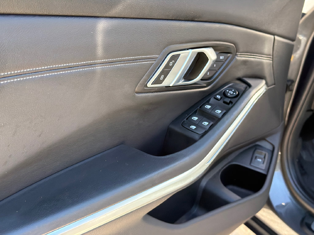 Used 2019 BMW 330i xDrive Sedan w/ Convenience Package AWD/4WD image 17