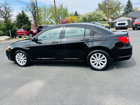 Used 2012 Chrysler 200 Touring image 4