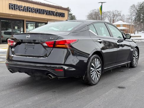 Used 2023 Nissan Altima 2.5 SV w/ SV Premium Package image 8