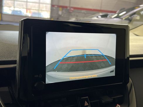 Used 2025 Toyota Corolla LE image 19