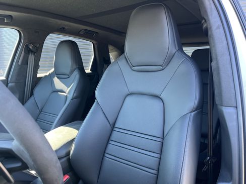 Certified 2026 Porsche Cayenne GTS image 17
