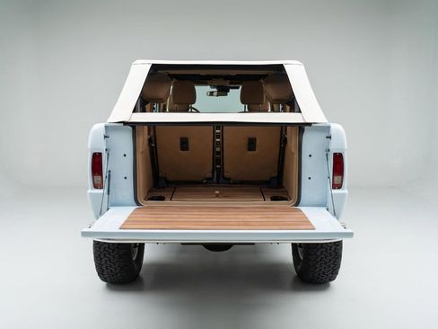 Used 2025 Ford Bronco Badlands image 14