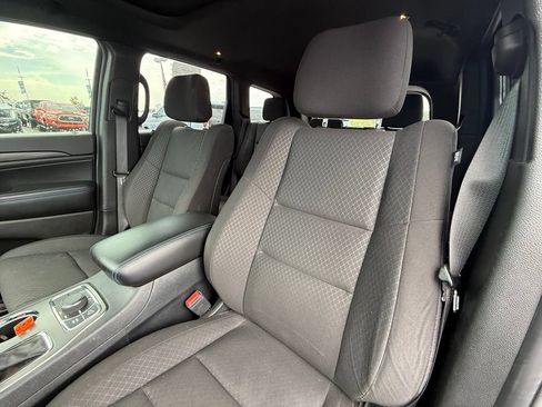 Used 2020 Jeep Grand Cherokee Laredo AWD/4WD image 19