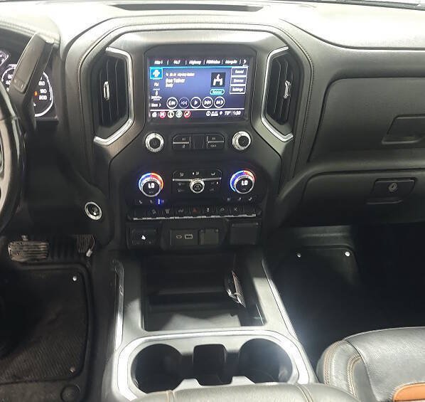 Used 2023 GMC Sierra 2500 AT4 w/ Gooseneck/5TH Wheel Package AWD/4WD image 6