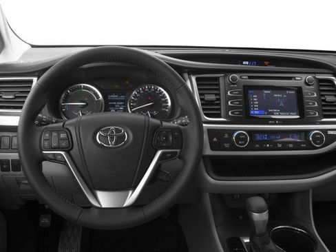 Used 2016 Toyota Highlander Limited Platinum AWD/4WD image 4