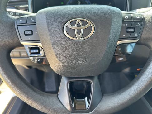 Used 2025 Toyota Camry LE FWD image 18