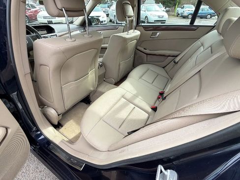 Used 2010 Mercedes-Benz E 350 4MATIC Sedan image 11