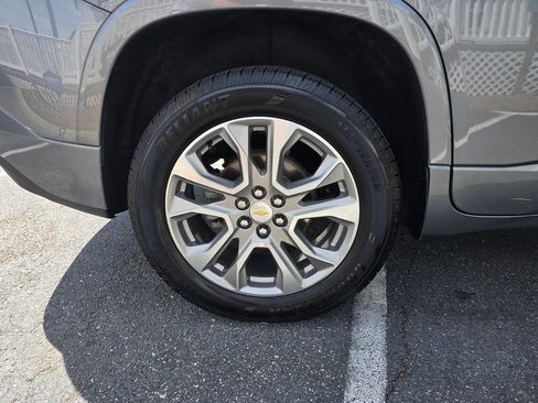 Used 2021 Chevrolet Traverse Premier image 12