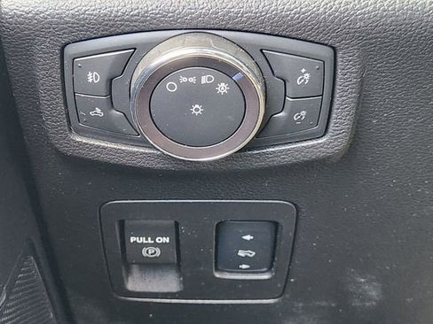 Used 2018 Ford F150 Platinum w/ Equipment Group 701A Luxury image 23