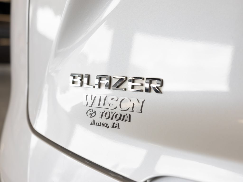 Used 2020 Chevrolet Blazer Premier w/ Driver Confidence II Package FWD image 9