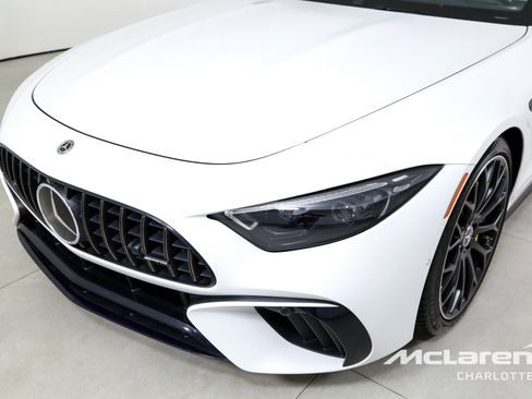 Used 2022 Mercedes-Benz SL 63 AMG 4MATIC w/ Driver Assistance Package image 31