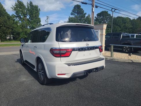 Used 2021 Nissan Armada SL w/ Captain's Chairs Package image 5