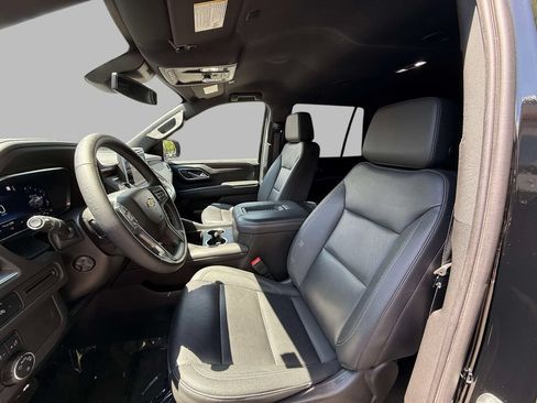 Used 2023 Chevrolet Tahoe LT w/ Luxury Package AWD/4WD image 2
