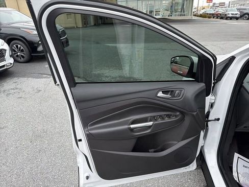 Used 2018 Ford Escape SE w/ SE Sync 3 Package image 15