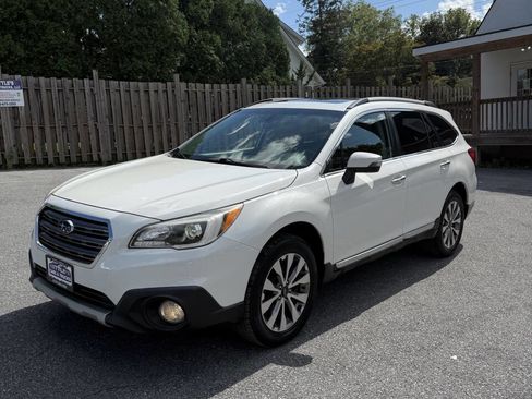 Used 2017 Subaru Outback 2.5i Touring image 1
