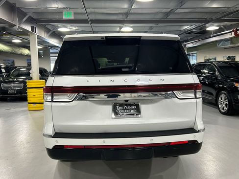 Certified 2022 Lincoln Navigator L Reserve AWD/4WD image 3